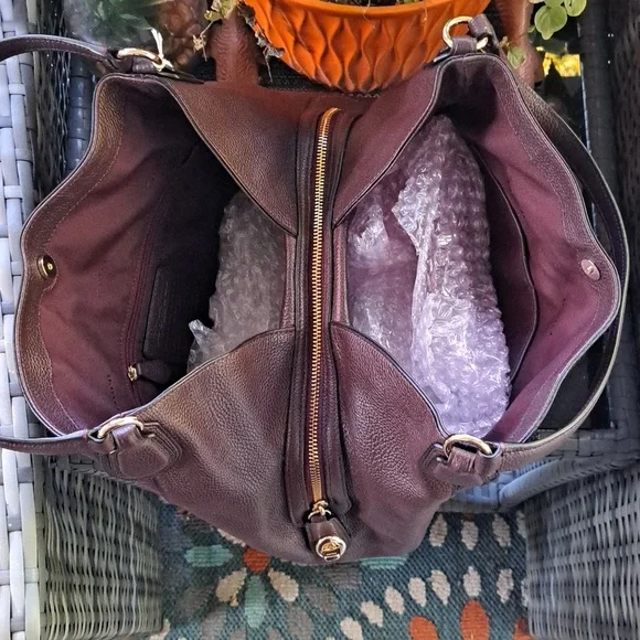 NEW COACH EDIE 31 Turnlock Burgundy, Oxblood Pebble Leather Shoulder - Picture 11 of 16